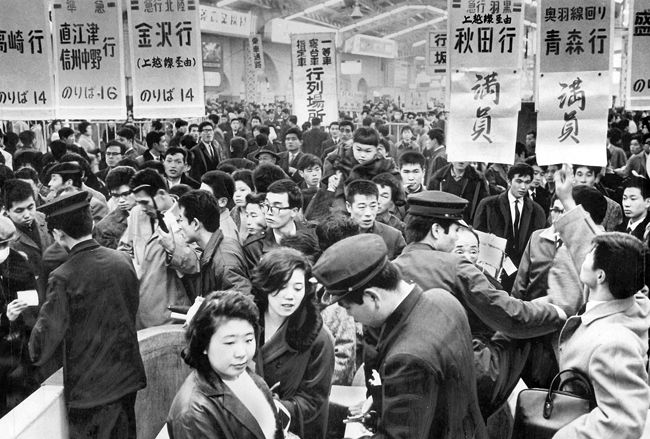 東京新聞タイムカプセル 鉄道〉 駅の様子 1：東京新聞デジタル