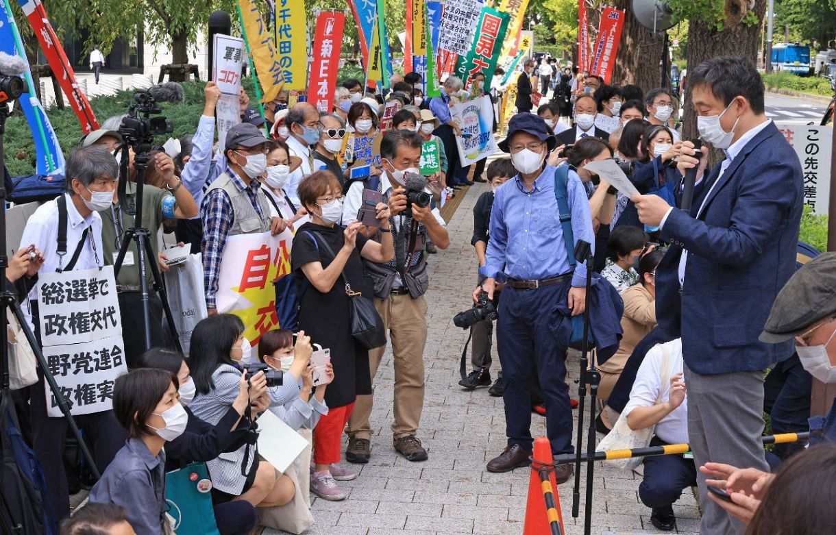 岸田政権発足の国会前では　　市民ら訴え：東京新聞 TOKYO Web