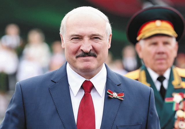 ３日、ミンスクで独立記念日の式典に出席したベラルーシのルカシェンコ大統領＝タス・共同