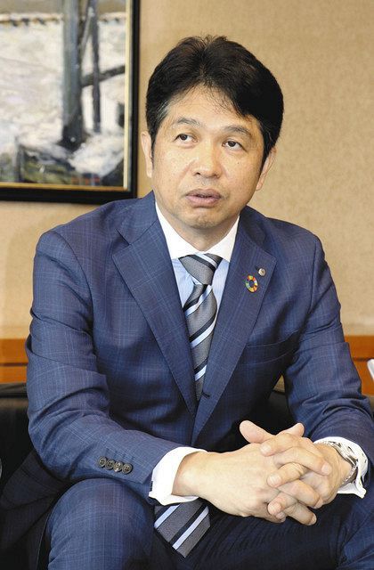 インタビューに答える茨城県の大井川和彦知事