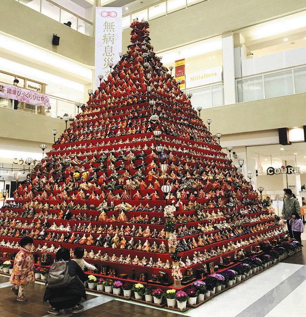 ひな壇に 願う無病息災 ひな人形産地ＰＲ 鴻巣で祭り：東京新聞 TOKYO Web