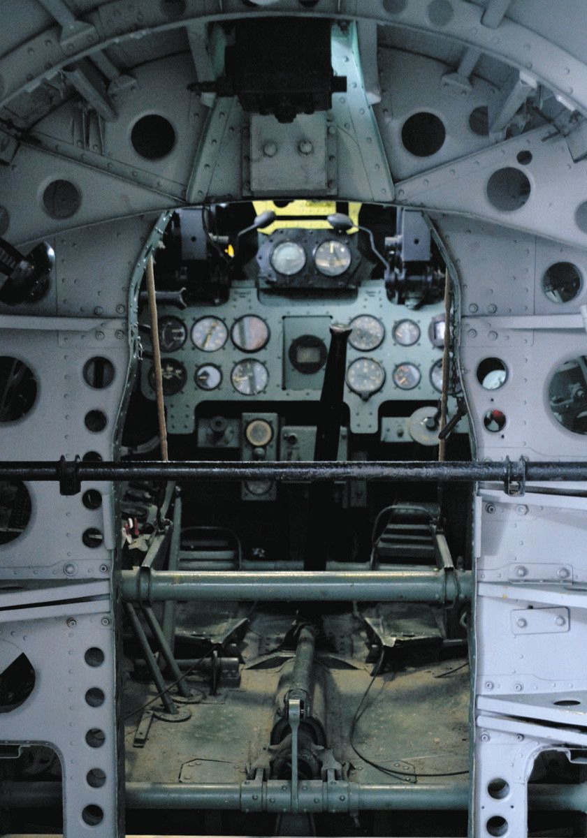 ゼロ戦の内部、今だけ浜松で公開中 約60年ぶりの分解、操縦席や貴重な