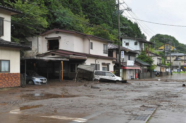 長野県岡谷市で土石流 5人が一時生き埋め 男児ら3人が心肺停止 東京新聞 Tokyo Web