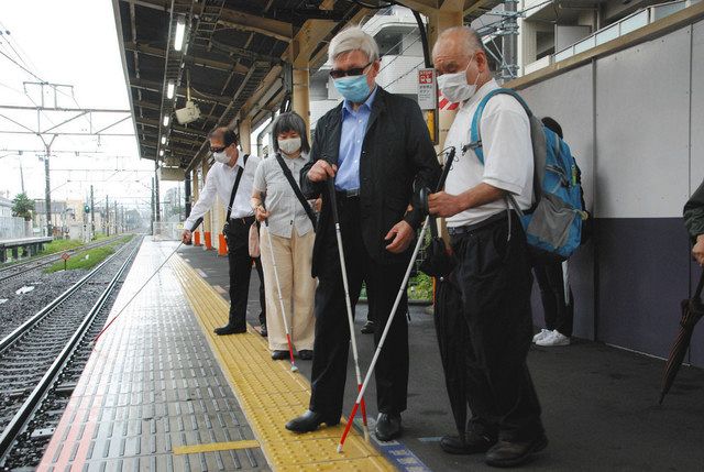 視覚障害者ら Jr西八王子駅を点検 ホームドアの設置 盲学校の最寄り駅を優先して 東京新聞 Tokyo Web