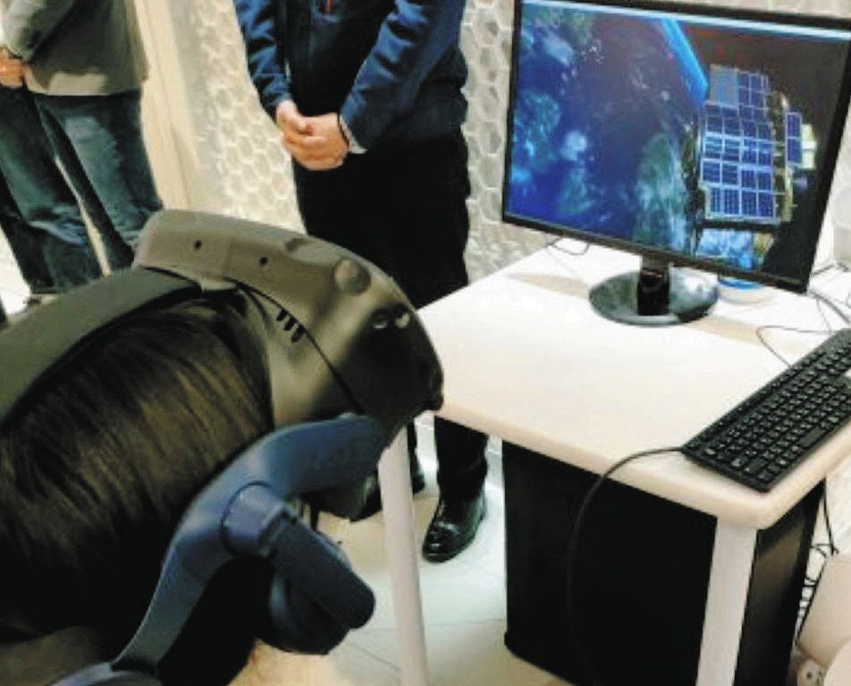 月面着陸のVR体験してみない？ 日本初成功の「SLIM」が見た景色を銀座