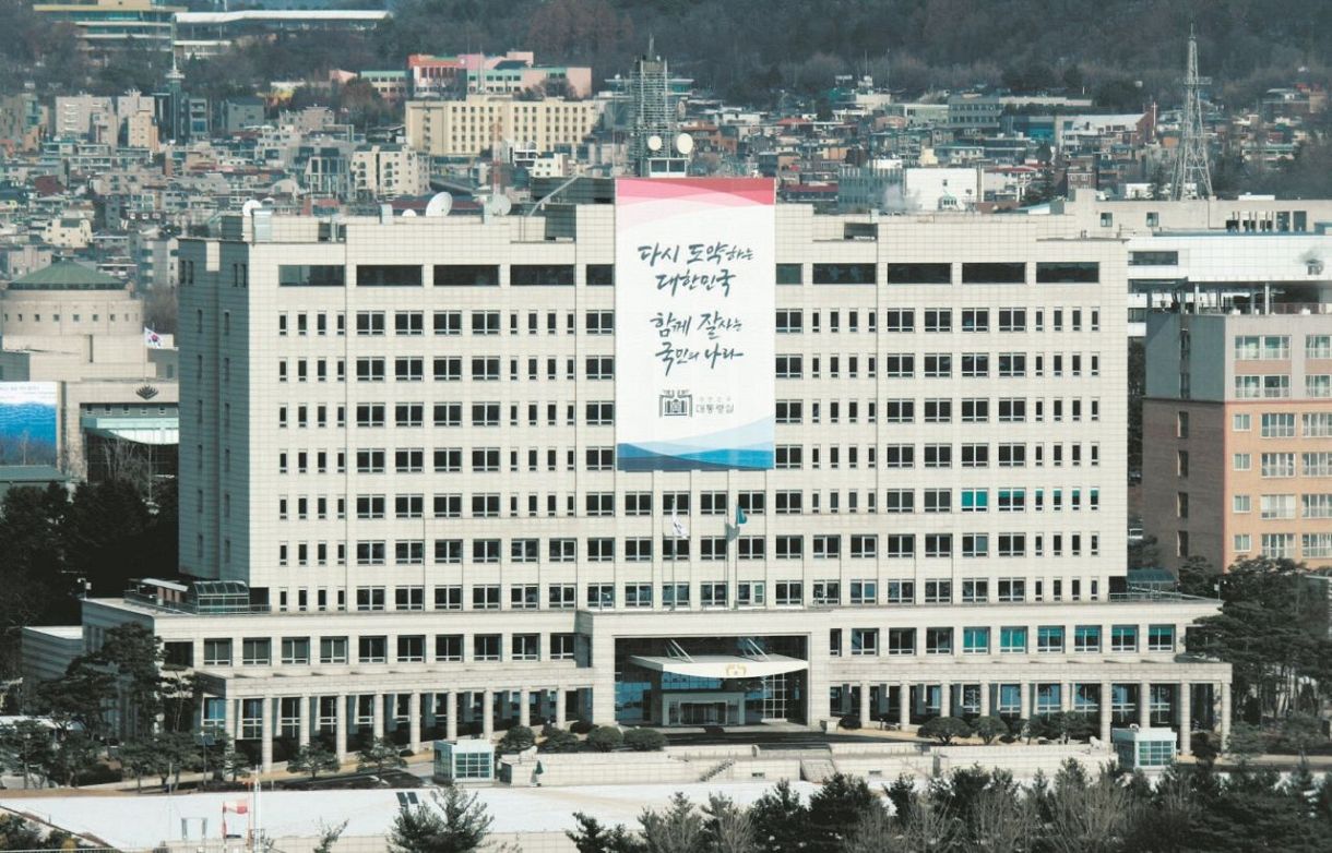 ソウル市竜山区の韓国大統領府＝2022年12月