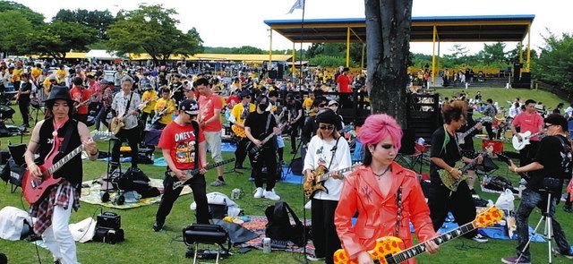 1000人ROCK 伊香保を熱く hideさんの曲に合わせ演奏 4年ぶり渋川で本格