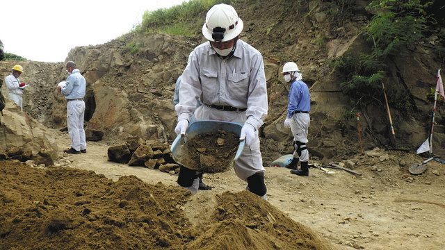 硫黄島での遺骨収集に参加 汗だくで見つけた 赤茶けた棒 遺骨は語る 上 東京新聞 Tokyo Web