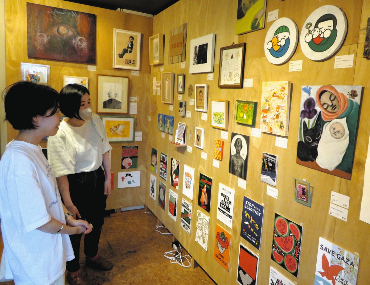 パレスチナを思う作品が展示された「パレスチナ　あたたかい家」＝2024年5 月、川崎市多摩区で