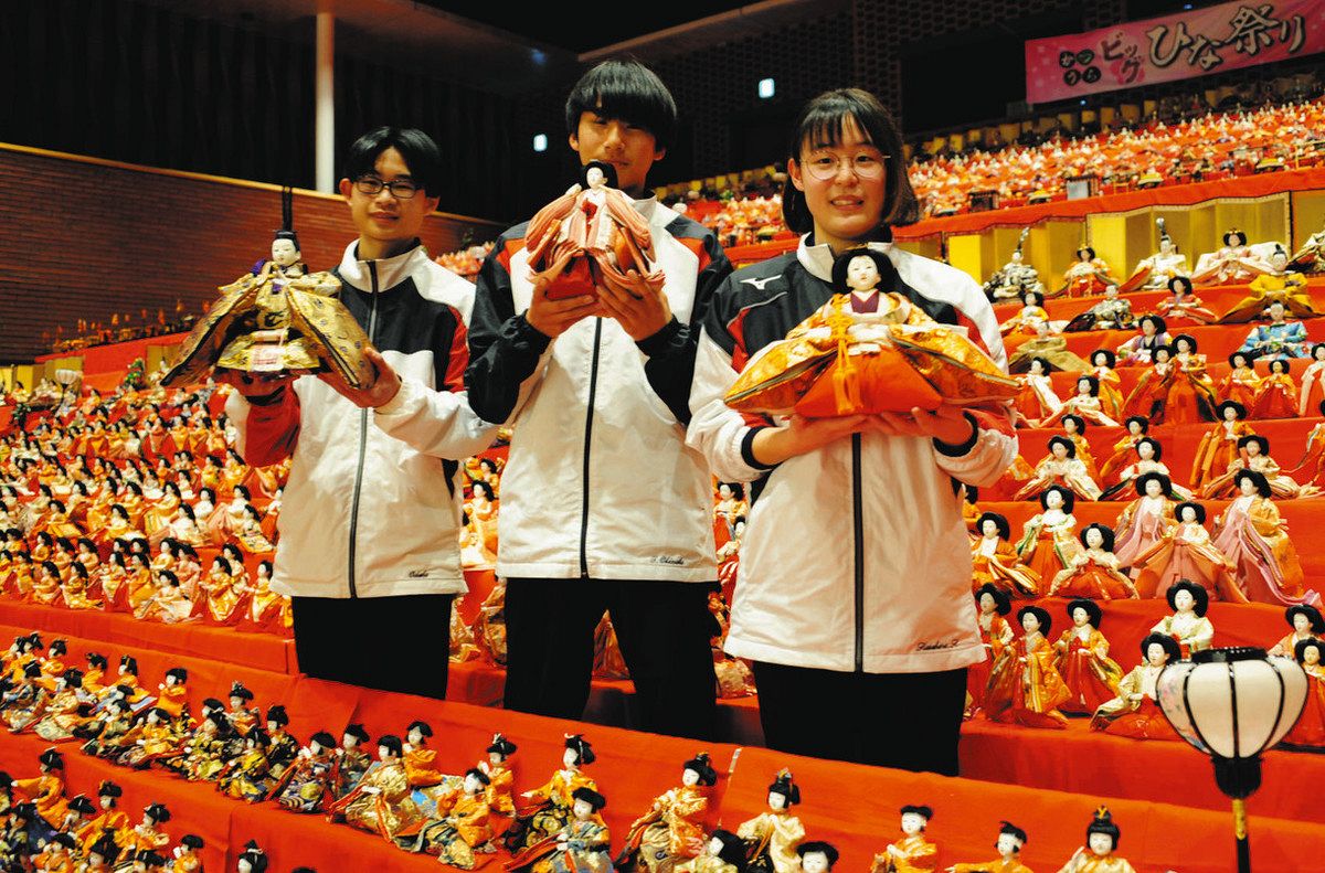 5000体のひな壇 復活 きょうから 勝浦「ビッグひな祭り」 中学生