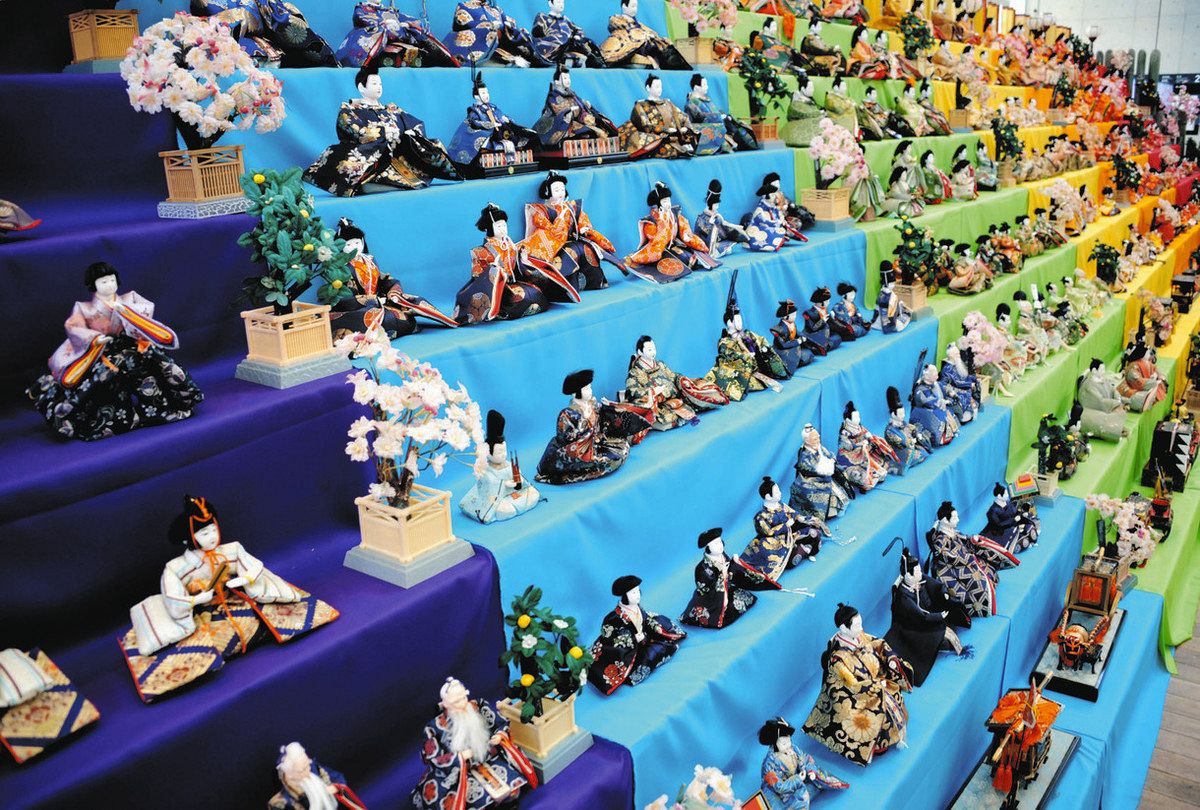 5000体のひな壇 復活 きょうから 勝浦「ビッグひな祭り」 中学生