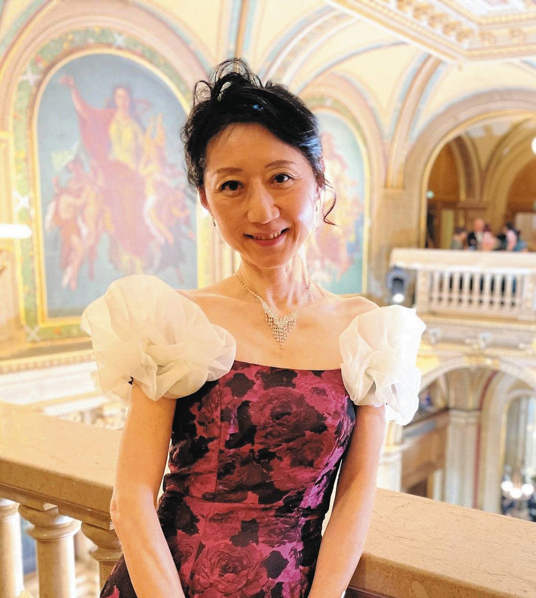 社交界 ひと ゆめ みらい＞社交界の魅力伝えたい 日本・オーストリア文化交流会 クライネ・クローネ代表 クローネ・マキコさん＝港区：東京新聞デジタル