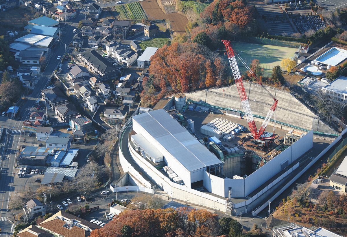 民家の庭にわいた「水と気泡」…JR東海「リニア大深度掘削が原因」 人へ