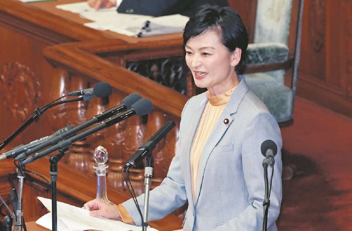 衆院本会議で代表質問する立憲民主党の吉田晴美議員＝7日、国会で