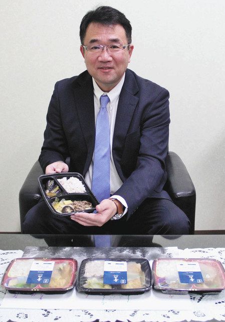 減塩の冷凍弁当を新たに投入した「青山」の池田社長
