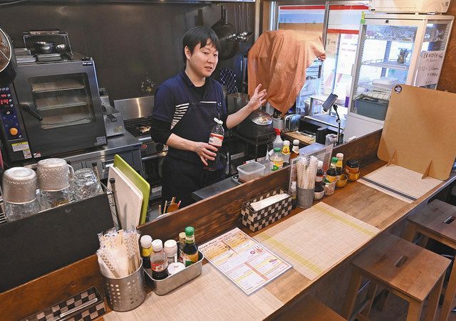 「シェアレストラン」の取り組みについて話す「プリックプリックタイ」の柴直希さん＝いずれも東京都千代田区で