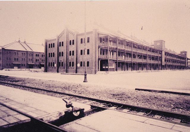 国の倉庫として使われ始めたころの赤レンガ倉庫（横浜市提供）
