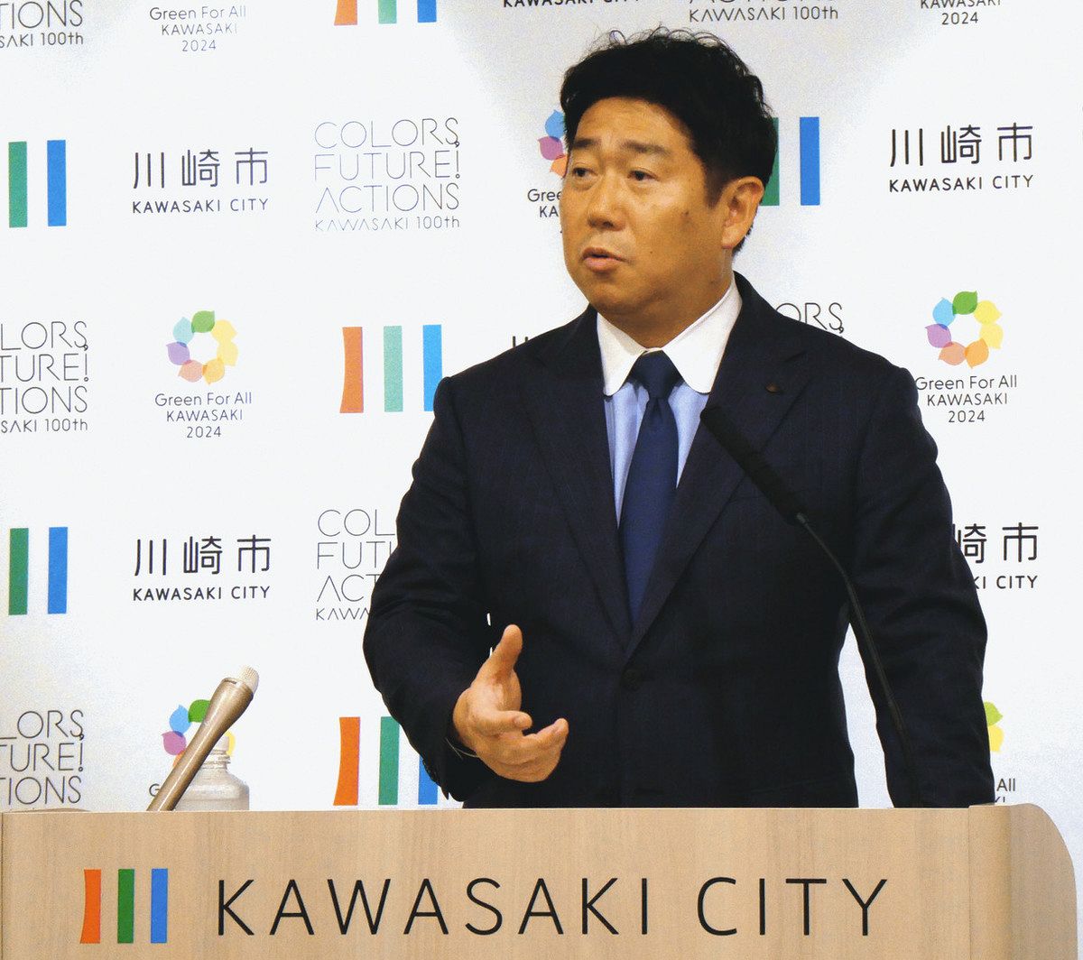 特別市の意義を語る福田市長＝市役所で 