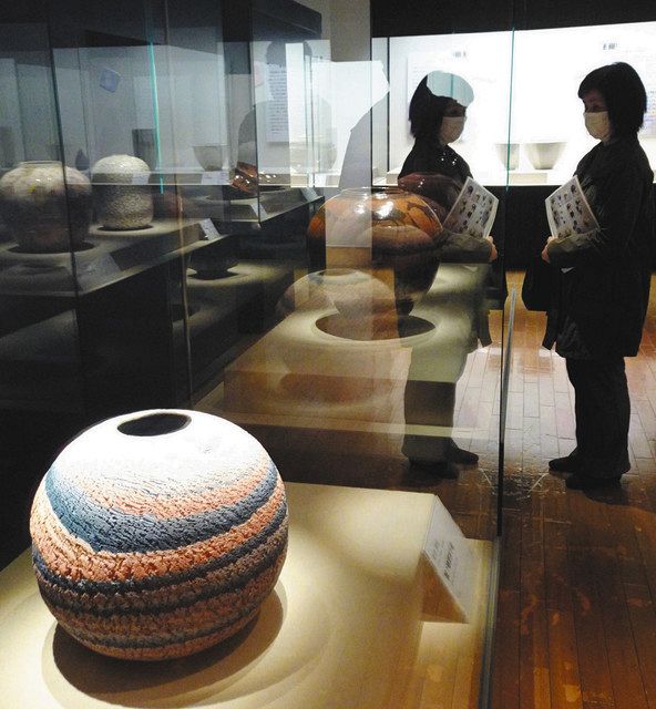 人間国宝2人 美の世界を紹介 笠間の県陶芸美術館：東京新聞デジタル