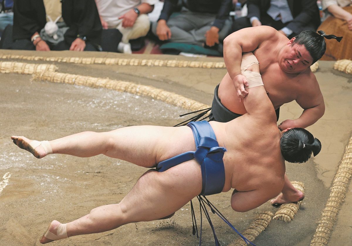 前に出る」貫いた伯桜鵬、大の里から2場所連続で金星 迷いを消した師匠