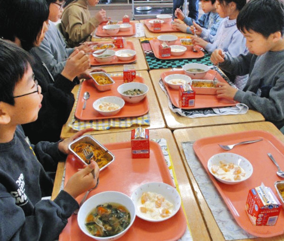 渋沢栄一が好んだオートミールメニューを給食に