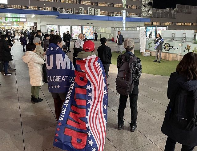 Supporters gathered for Masayuki Hiratsuka = ​​19's speech at JR Kashiwa Station