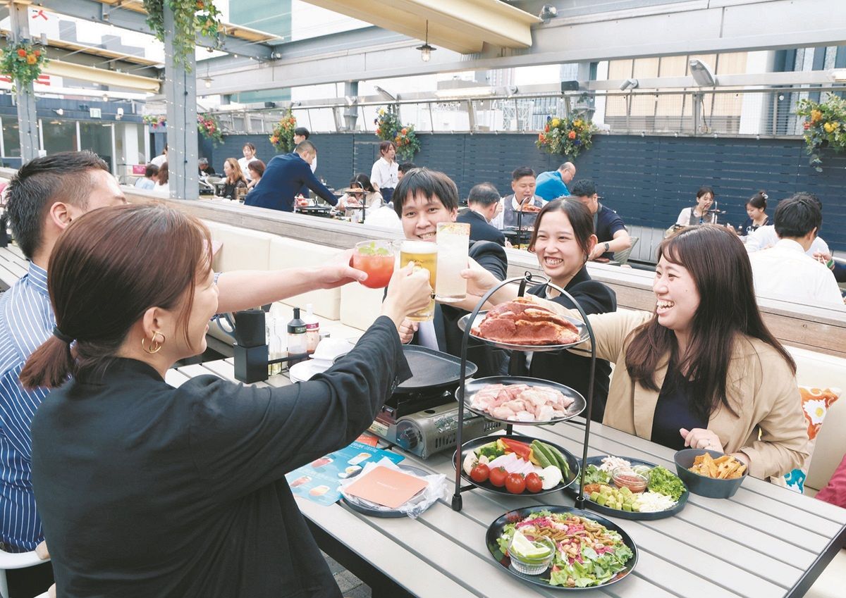 銀座のビアガーデンで楽しむ夏の夜