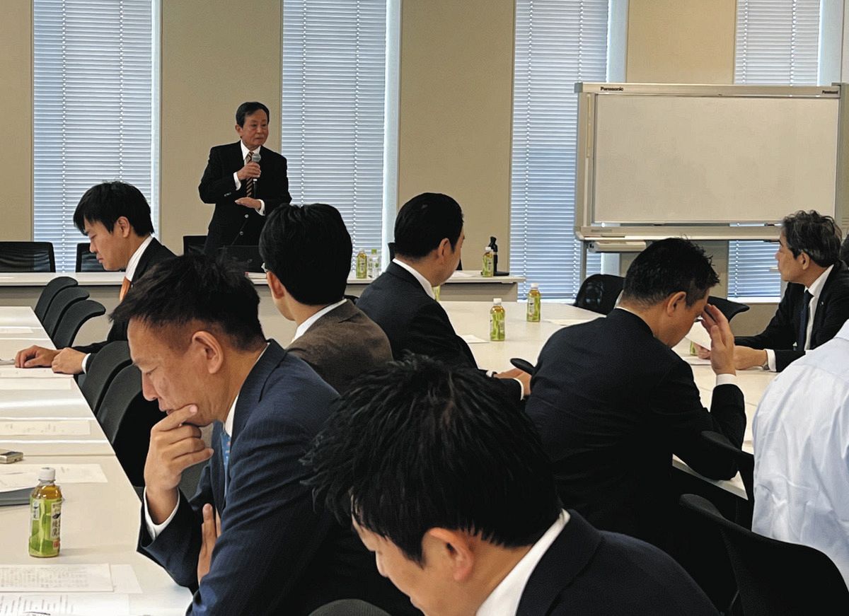 孫が見た石橋湛山の素顔 「好きな相撲や食事以外は書斎に」 国会議員の