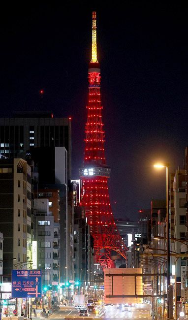 東京タワーが赤色にライトアップ 展望台に 希望 の文字 東京新聞 Tokyo Web