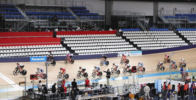 東京五輪のテストイベントで、無観客で開催された自転車のトラック競技＝いずれも伊豆市の伊豆ベロドロームで
