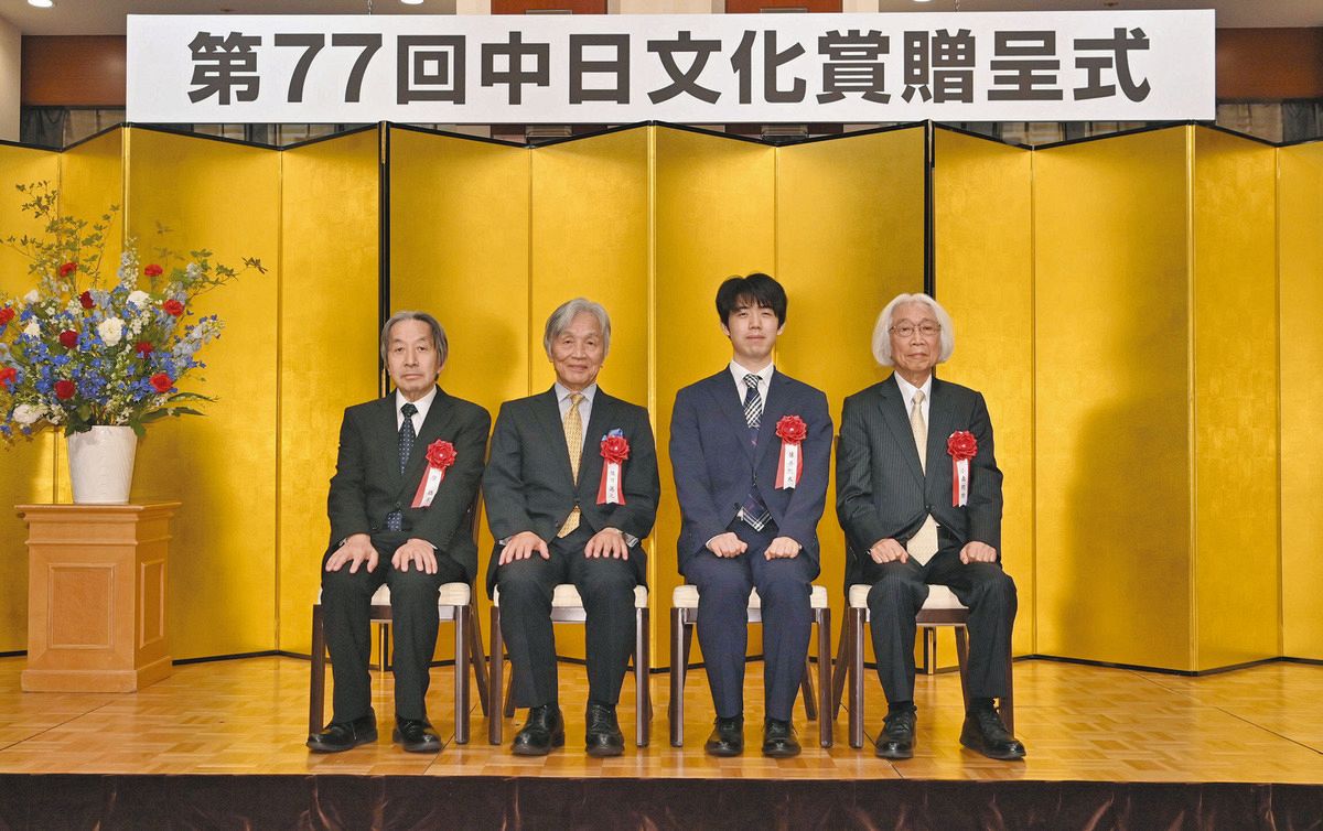 藤井聡太さん デジタル置時計 シルバー 【公式通販】