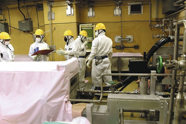 福島第二原発の廃炉作業に着手した関係者＝2021年6月23日午後（東京電力提供）