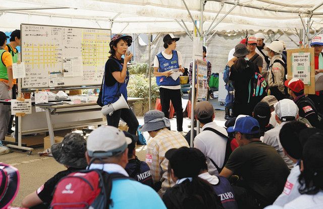 ２０１８年の西日本豪雨で設置された災害ボランティアセンター＝岡山県倉敷市で