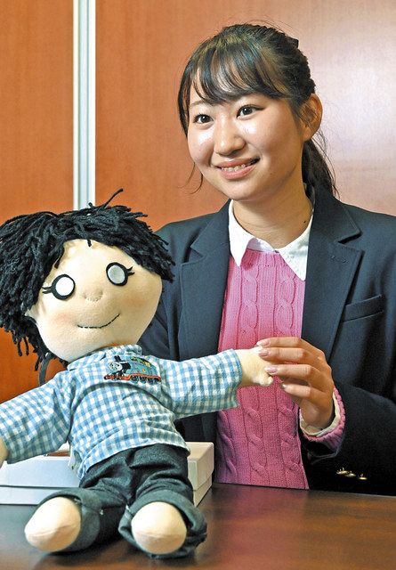 高3・坂田さん 多様性配慮の人形作り ありのままの自分愛して 願い込め