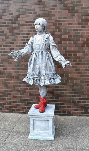 銅像・彫刻…なりきり表現 第1回スタチュー・ミュージアム 横浜で21