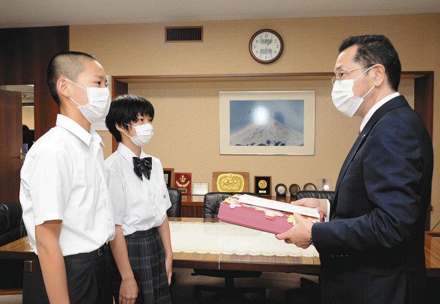 新型コロナ 医療従事者に感謝と敬意 江戸川 鹿骨中の生徒 区医師会に応援メッセージ 東京新聞 Tokyo Web