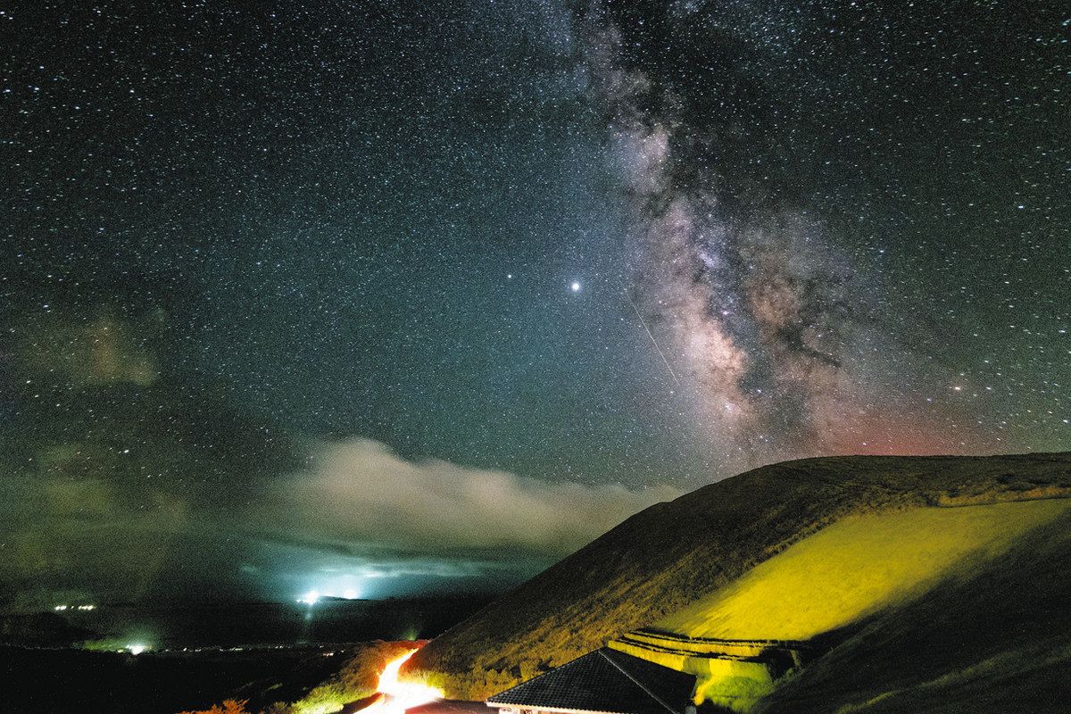 夜空 NGC4449 | 佐久市ホームページ