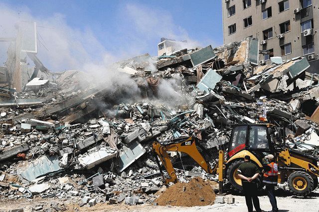 イスラエルが難民キャンプ空爆 子ども含む10人死亡 報道機関のビルも中継中に倒壊 東京新聞 Tokyo Web イスラエルが難民キャンプ空爆 子ども含む10人死亡 報道機関のビルも中継中に倒壊 東京新聞 Tokyo Web