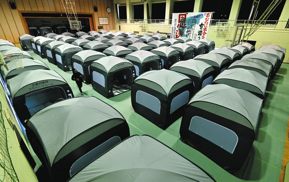 報道陣に公開された災害ボランティア向けの宿泊拠点＝石川県穴水町で