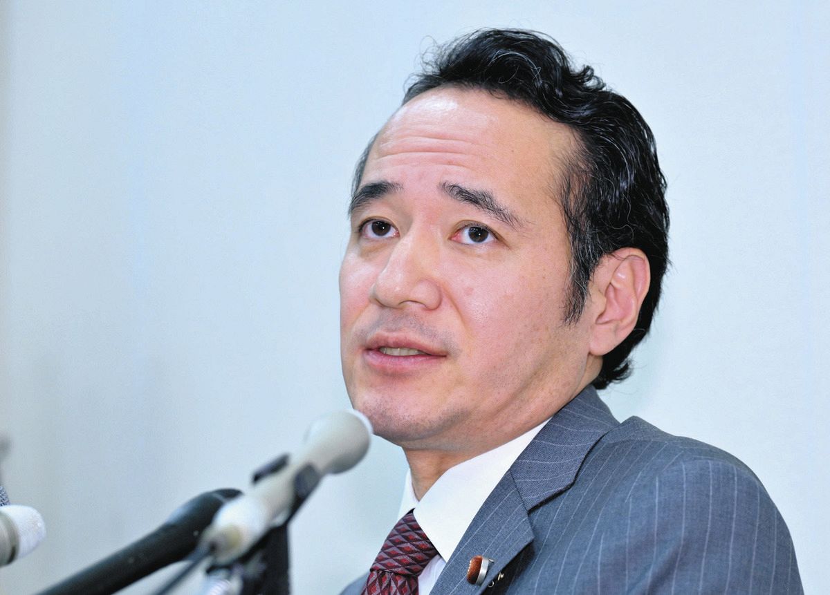 記者会見で自らの発言について説明する簗和生農相＝国会で（横田航洋撮影）
