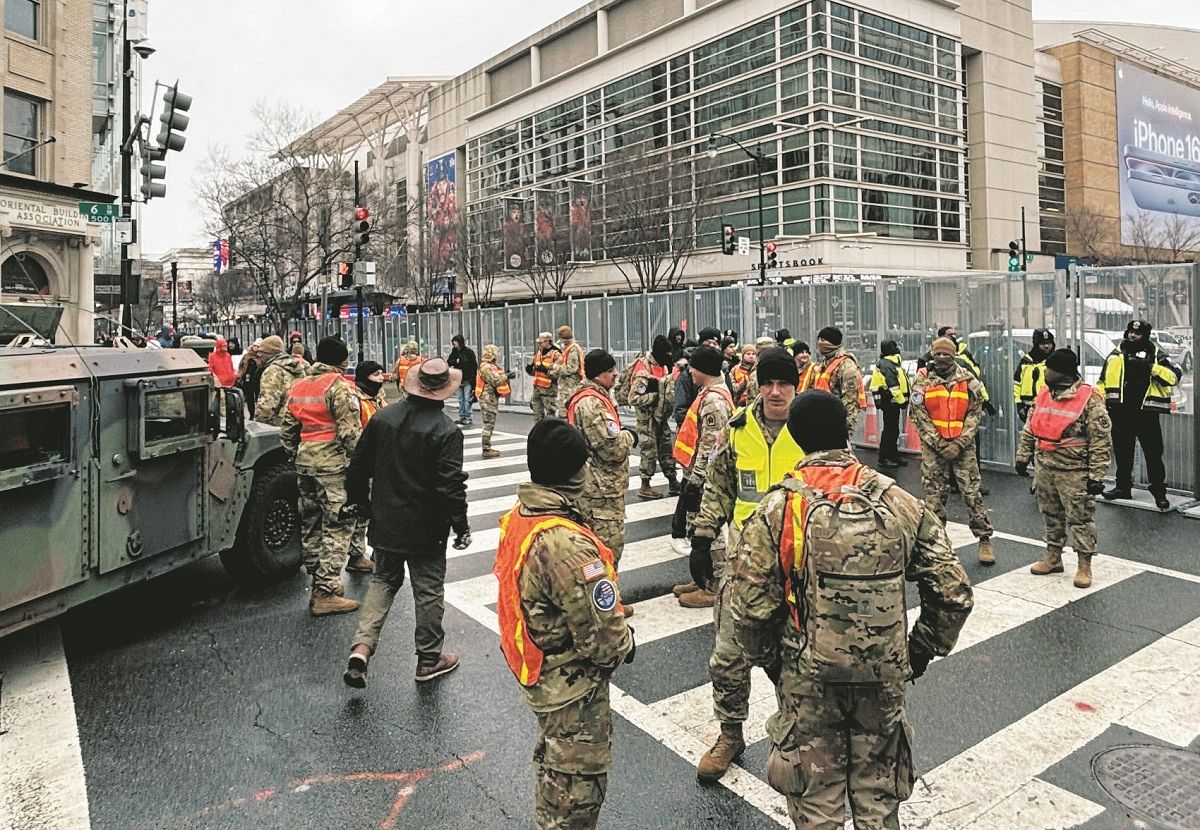 トランプ氏「初日だけ独裁者になる」 アメリカファーストの大統領令など200本超に一気に署名すると公言：東京新聞デジタル