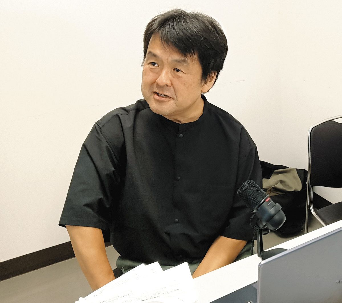 オンラインイベントでヘイトスピーチへの対抗策を紹介した木村夏樹さん＝東京都渋谷区で（クルド人難民Mさんを支援する会提供）