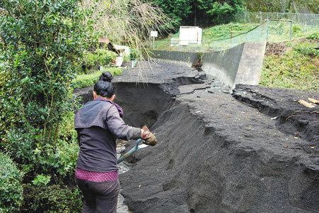 台風１９号 函南で消毒用の消石灰配布 小山 清掃用タオルを 東京新聞 Tokyo Web