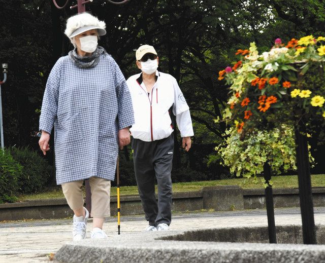 夏のマスク 熱中症に注意 喉の渇き気づきにくい 外出控え暑さに慣れず 東京新聞 Tokyo Web