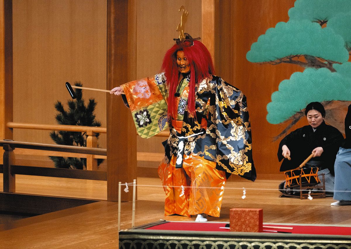 良品　豪華金蒔絵　蝶　小鼓　和楽器　太鼓　締太鼓　能　歌舞伎　狂言　伝統芸能 小鼓 和楽器 打楽器 締太鼓 能 歌舞伎 伝統芸能 金蒔絵 本革 雅楽