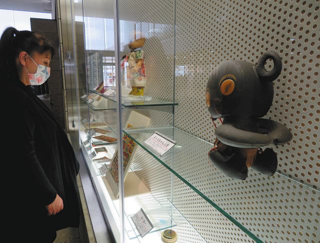 昭和の時代映す懐かしのおもちゃ スター着せ替え ダッコちゃん人形 宇都宮市立南図書館で53点紹介 東京新聞 Tokyo Web 昭和の時代映す懐かしのおもちゃ スター着せ替え ダッコちゃん人形 宇都宮市立南図書館で53点紹介 東京新聞 Tokyo Web
