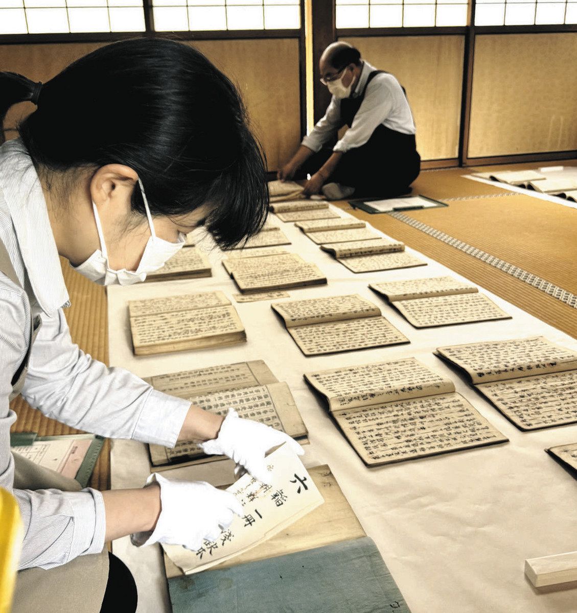 足利学校で曝書 貴重な書物 そろり点検：東京新聞デジタル