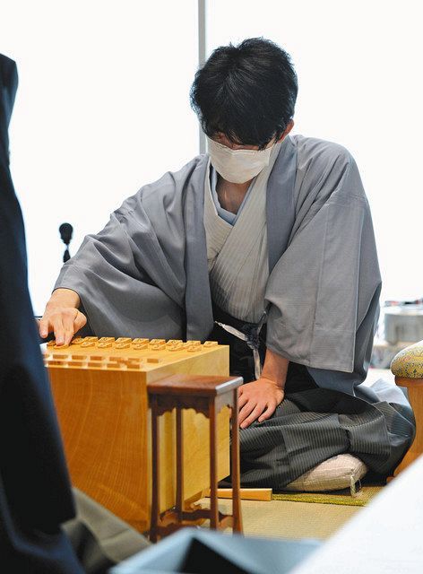 風格の木村一基王位、落ち着きの藤井聡太七段 王位戦第１局：東京新聞 TOKYO Web