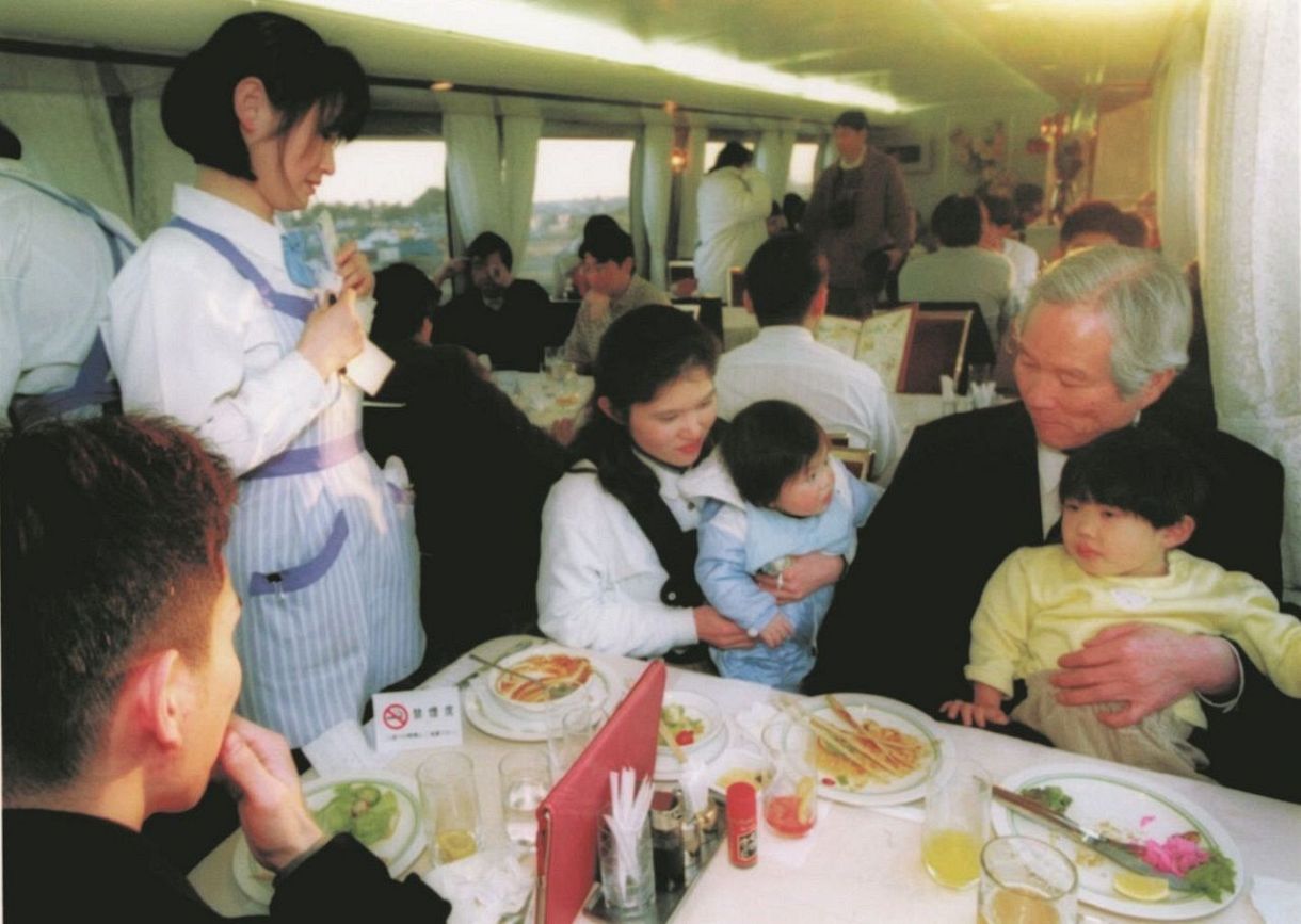 進化続ける東海道新幹線…食堂車は姿を消したけど、個室に車内