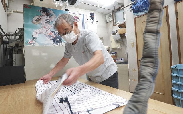 プロ野球の白熱プレー 洗濯で後押し 選手のユニホームをクリーニング 準備ok スポーツが戻ってくる 東京新聞 Tokyo Web プロ野球の白熱プレー 洗濯で後押し 選手のユニホームをクリーニング 準備ok スポーツが戻ってくる 東京新聞 Tokyo Web